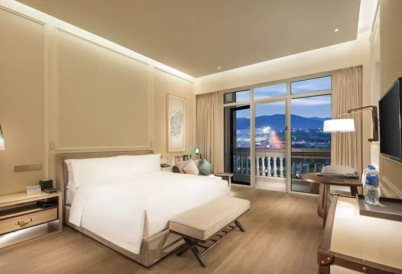 デラックスルーム, Hilton Dalian Golden Pebble Beach Resort