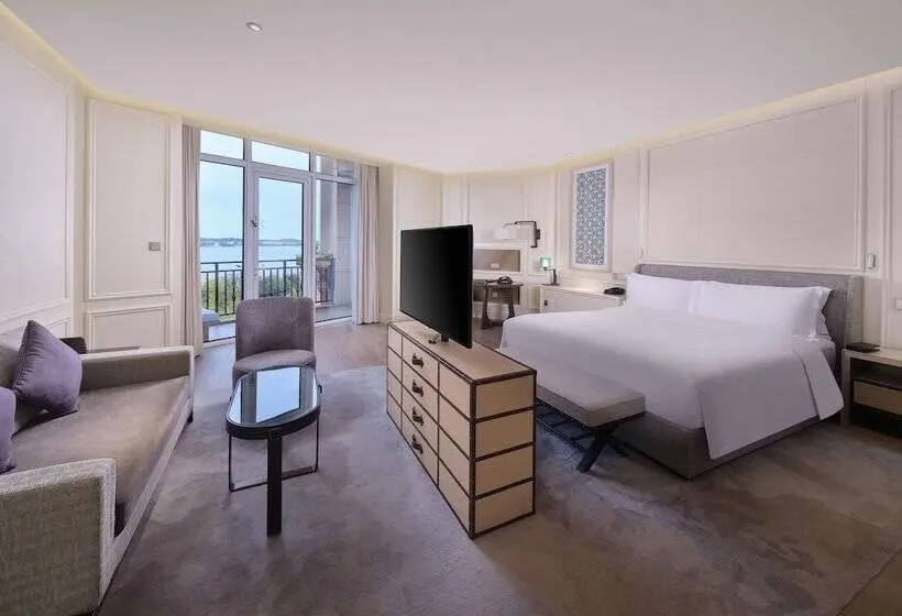 オーシャンビューのプレミアムルーム。, Hilton Dalian Golden Pebble Beach Resort