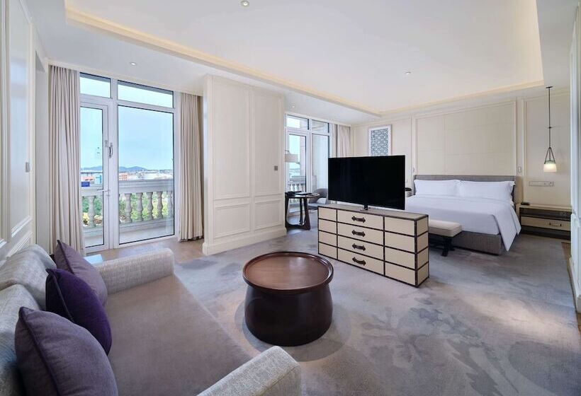 Habitación Premium Vista al Mar., Hilton Dalian Golden Pebble Beach Resort