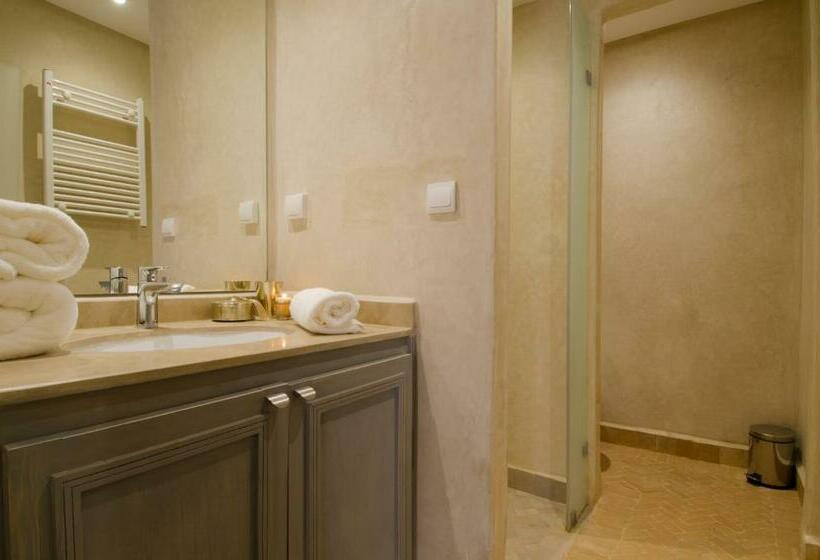 اتاق سوپریور, Riad Ayni