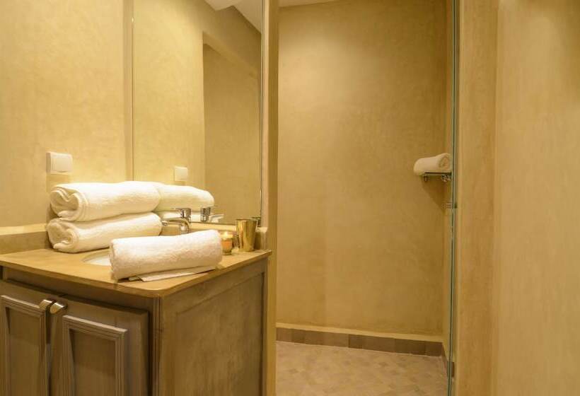 اتاق سوپریور, Riad Ayni