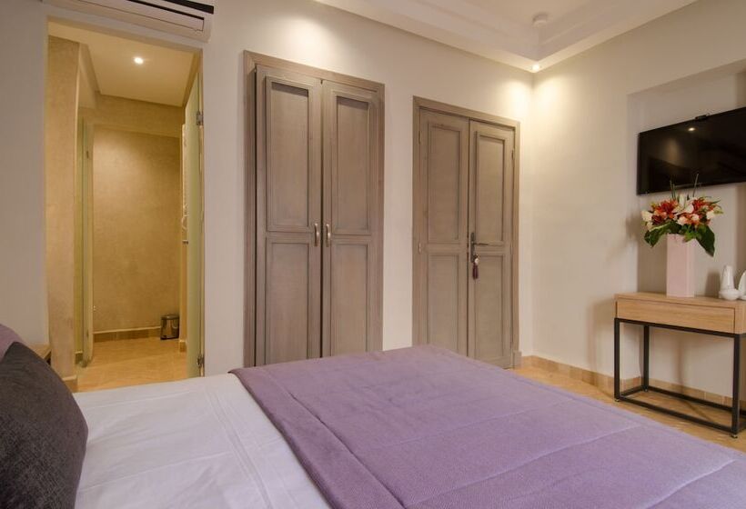 اتاق سوپریور, Riad Ayni