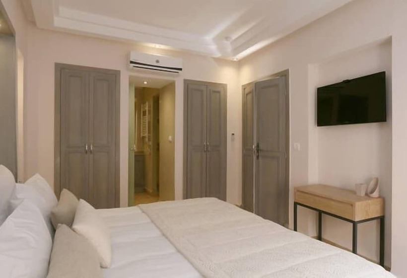 اتاق لوکس, Riad Ayni