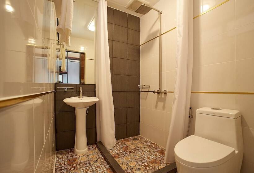 اتاق استاندارد, W22 By Burasari