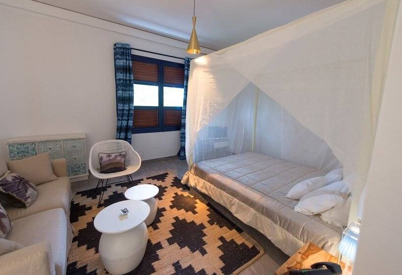 سوییت با چشم‌انداز باغ, Apolline