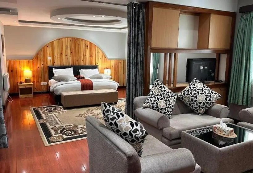 سوییت با چشمانداز کوه, Jambayang Resort