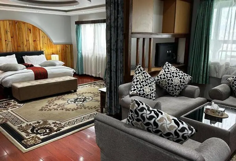 سوییت با چشمانداز کوه, Jambayang Resort