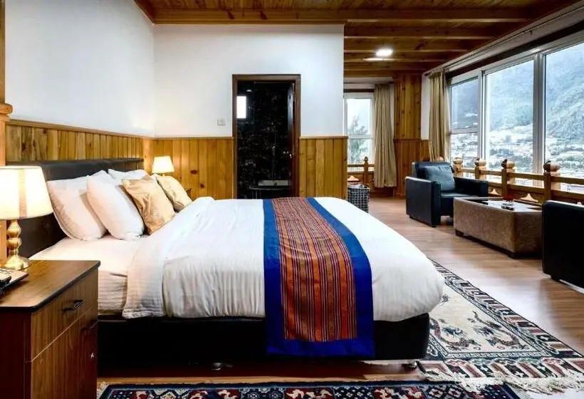 سوییت با چشمانداز کوه, Jambayang Resort