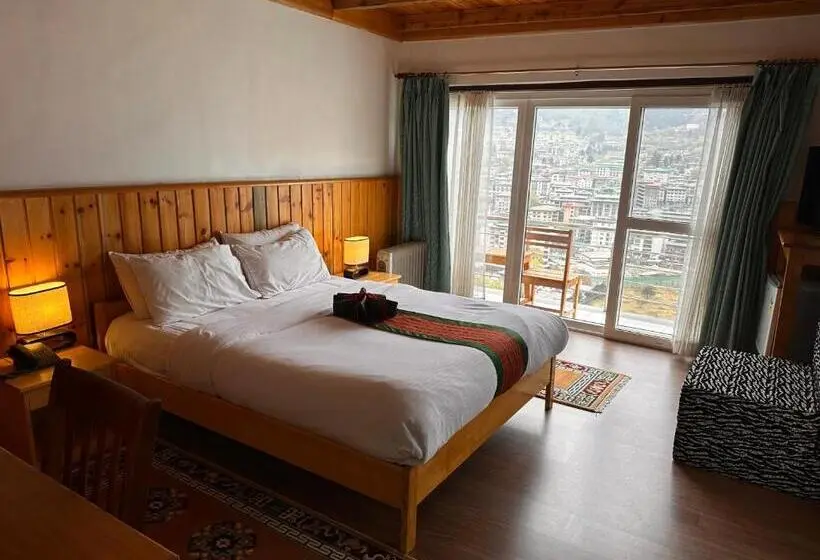 اتاق لوکس با بالکن, Jambayang Resort