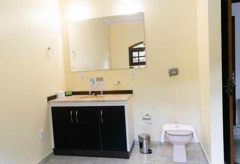 جناح عائلي, Naturalis