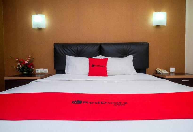 Номер Superior, Reddoorz Plus At Grand Populer