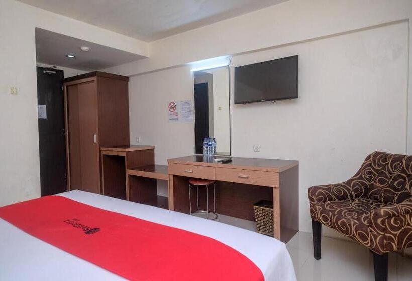 Номер Superior, Reddoorz Plus At Grand Populer