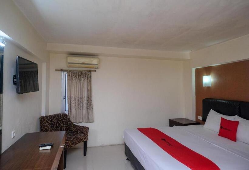 Номер Superior, Reddoorz Plus At Grand Populer