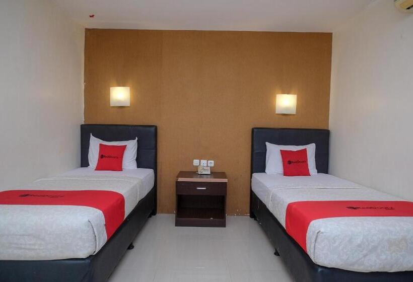 Номер Deluxe, Reddoorz Plus At Grand Populer