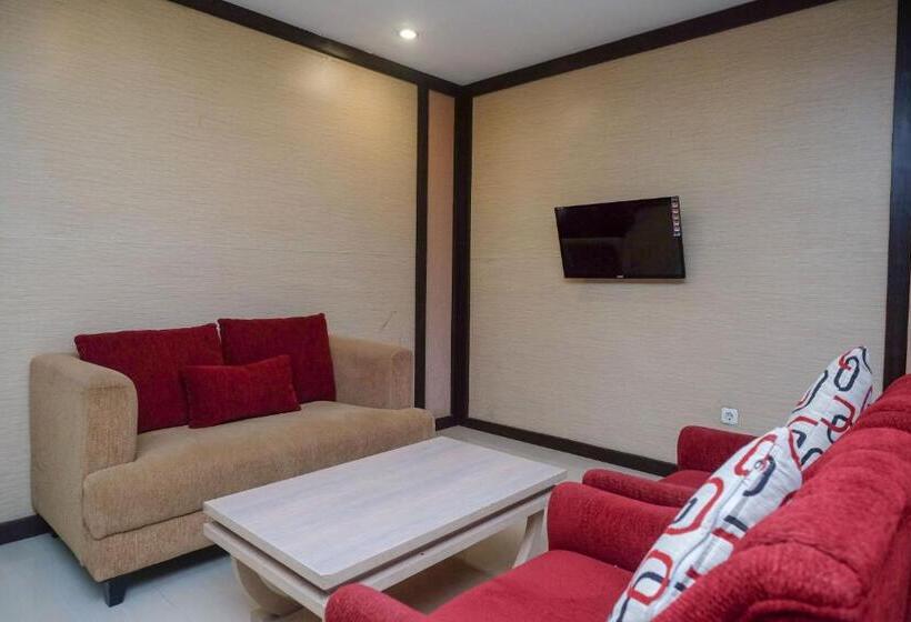 Люкс, Reddoorz Plus At Grand Populer