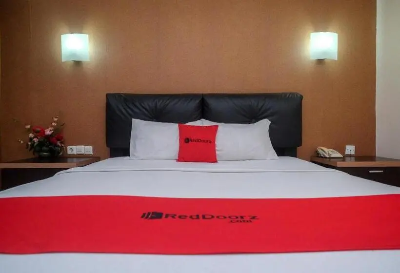 スイート, Reddoorz Plus At Grand Populer