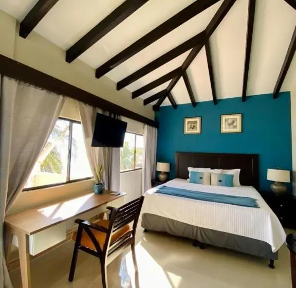 سوئیت با چشم‌انداز, Vista Las Olas Resort