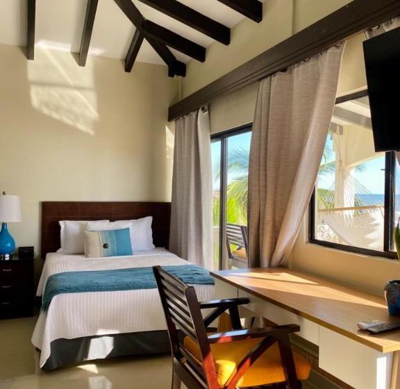سوئیت با چشم‌انداز, Vista Las Olas Resort