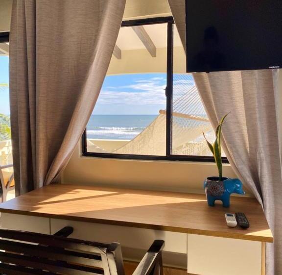 جناح ذو إطلالة, Vista Las Olas Resort