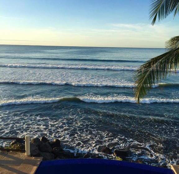 سوئیت با چشم‌انداز, Vista Las Olas Resort