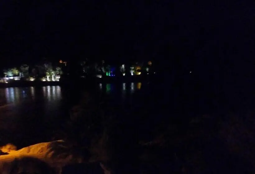 Deluxe room with river view, El Prince Guesthouse