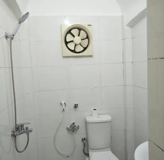 اتاق لوکس با چشمانداز دریا, El Prince Guesthouse