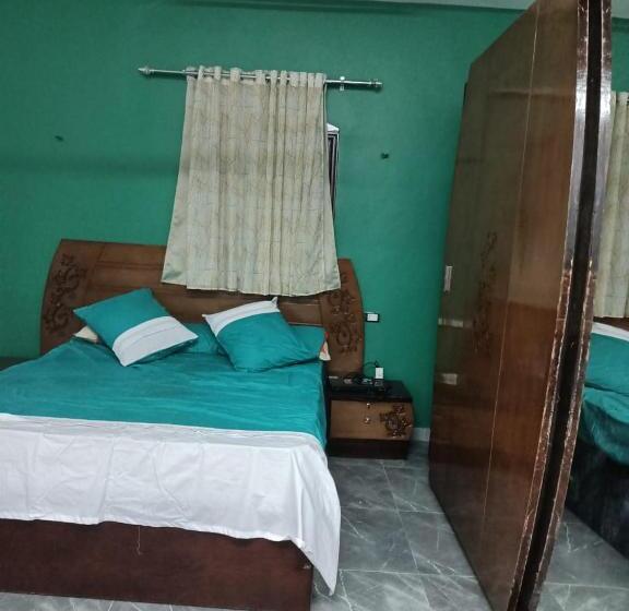 带1个卧室的带海景的公寓, El Prince Guesthouse