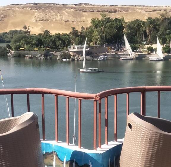 带1个卧室的带海景的公寓, El Prince Guesthouse