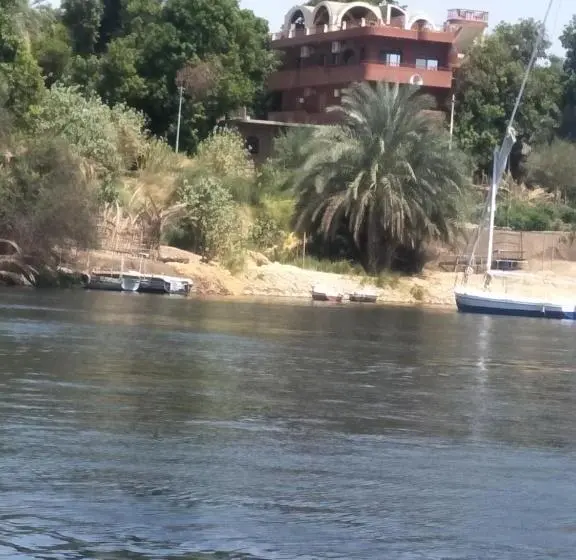 اتاق استاندارد, El Prince Guesthouse