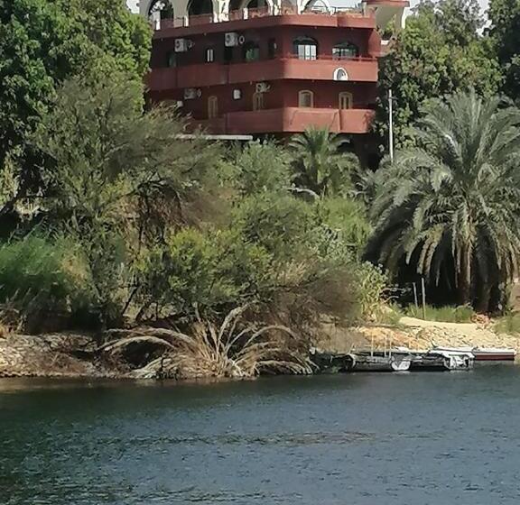 اتاق لوکس, El Prince Guesthouse