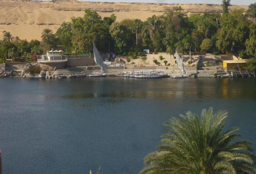 Deluxe room with river view, El Prince Guesthouse