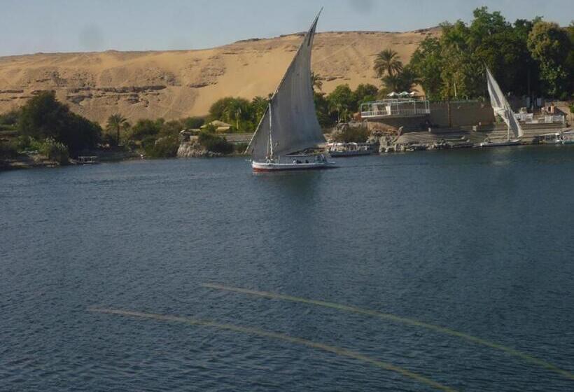 Deluxe room with river view, El Prince Guesthouse