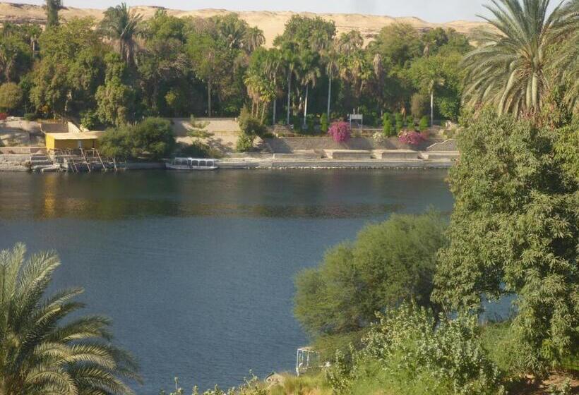 Deluxe room with river view, El Prince Guesthouse