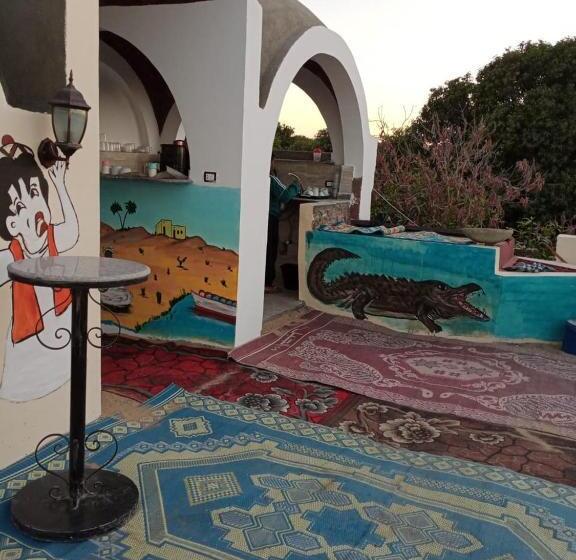 اتاق لوکس با تخت بزرگ, El Prince Guesthouse
