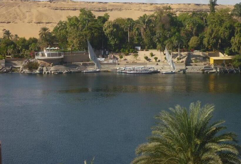 Deluxe room with river view, El Prince Guesthouse