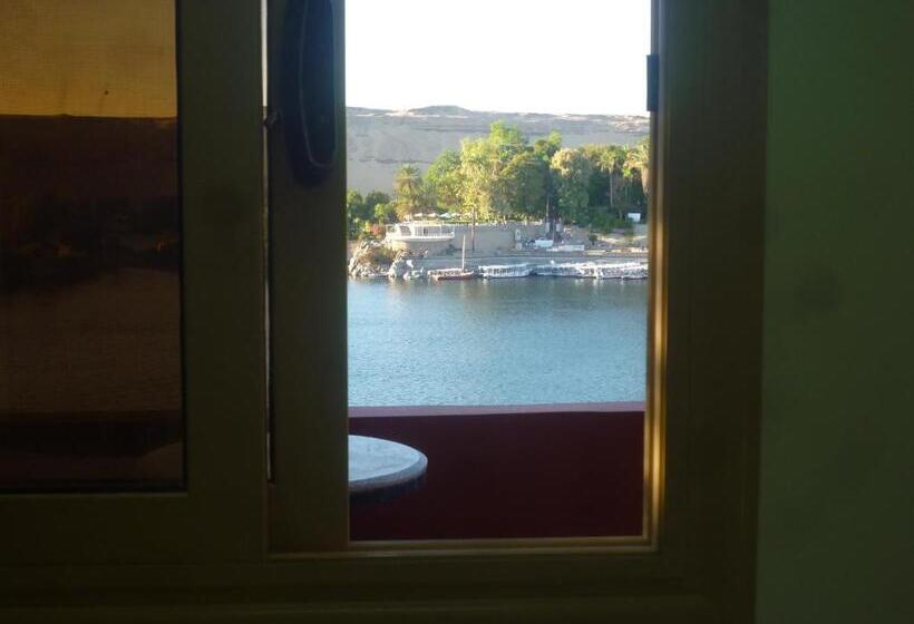 Deluxe room with river view, El Prince Guesthouse