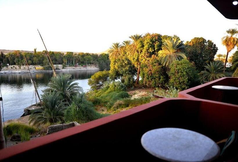 Deluxe room with river view, El Prince Guesthouse