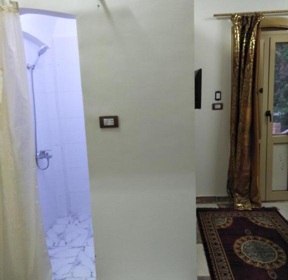 Deluxe room with river view, El Prince Guesthouse