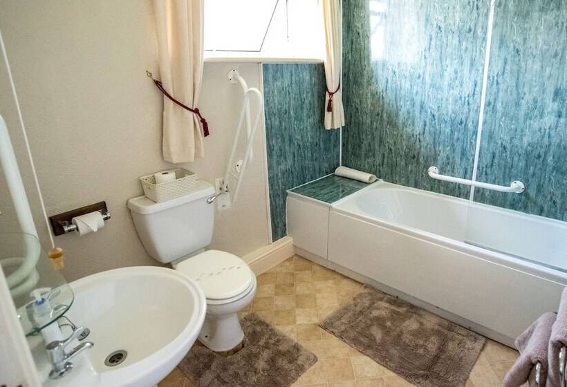 스탠다드 룸, Holcombe Guest House