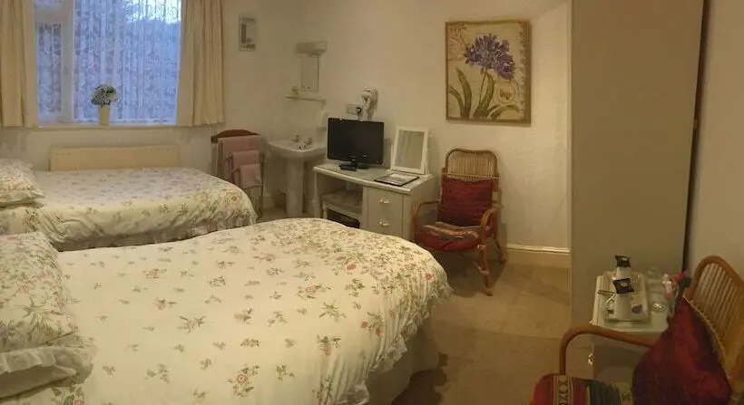 バス共有のスタンダードルーム, Holcombe Guest House