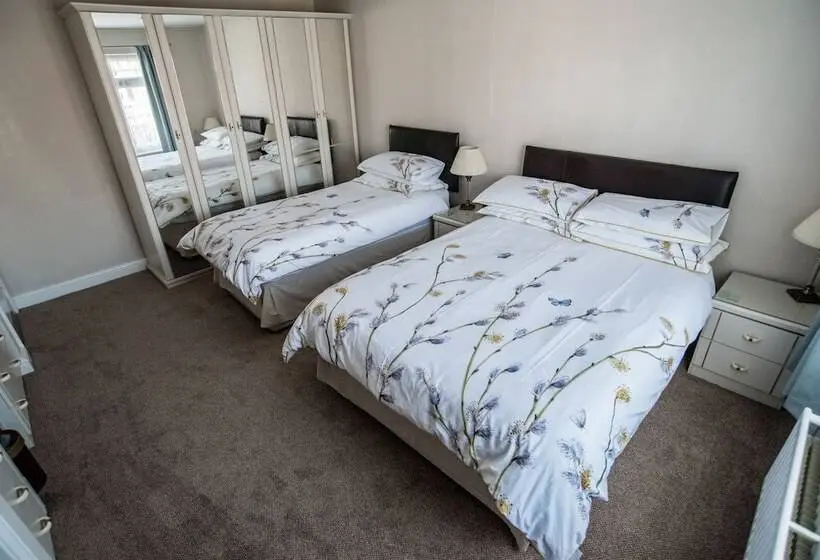 ファミリールーム, Holcombe Guest House