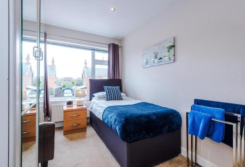 스탠다드 싱글 룸 공동욕실, Holcombe Guest House