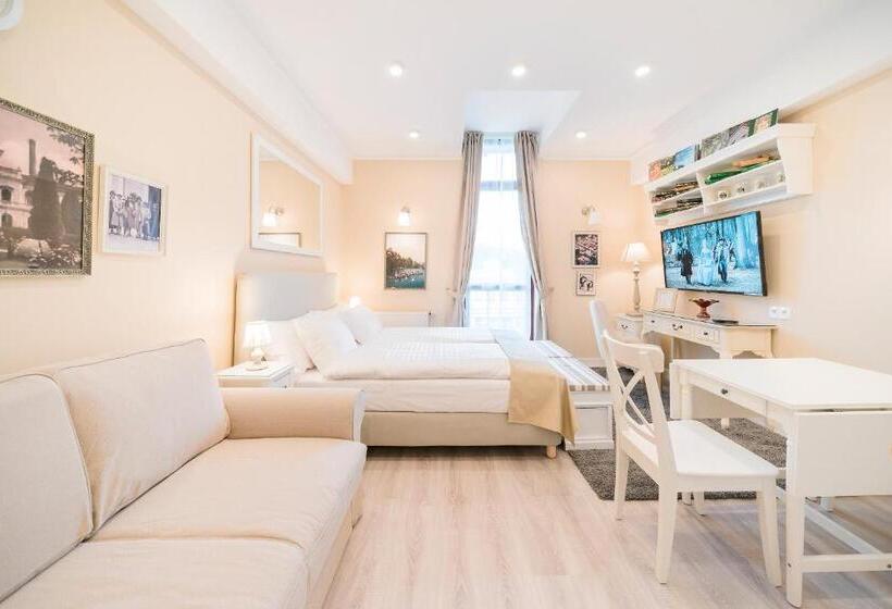 クラシックスタジオ, Revelton Studios Františkovy Lázně