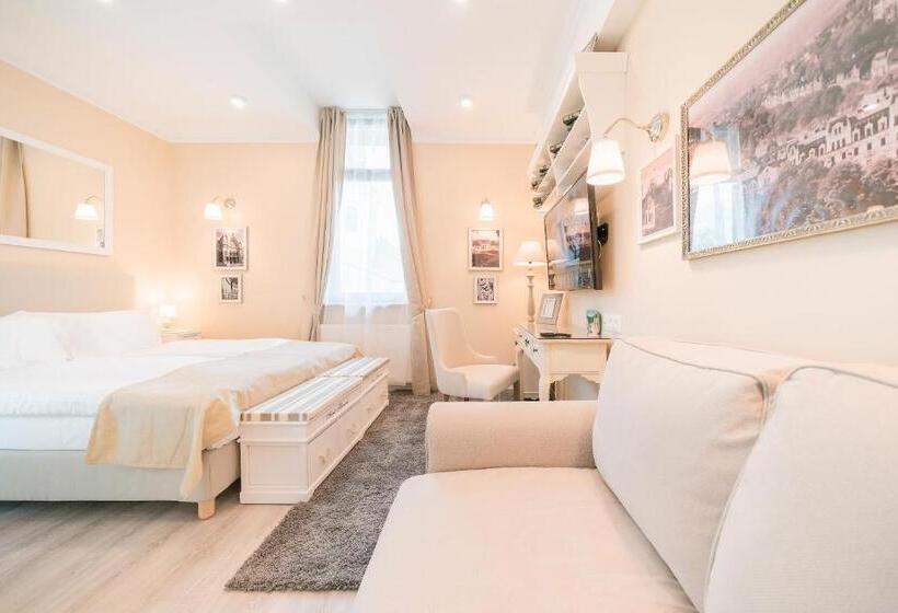 スタンダードスタジオ, Revelton Studios Františkovy Lázně