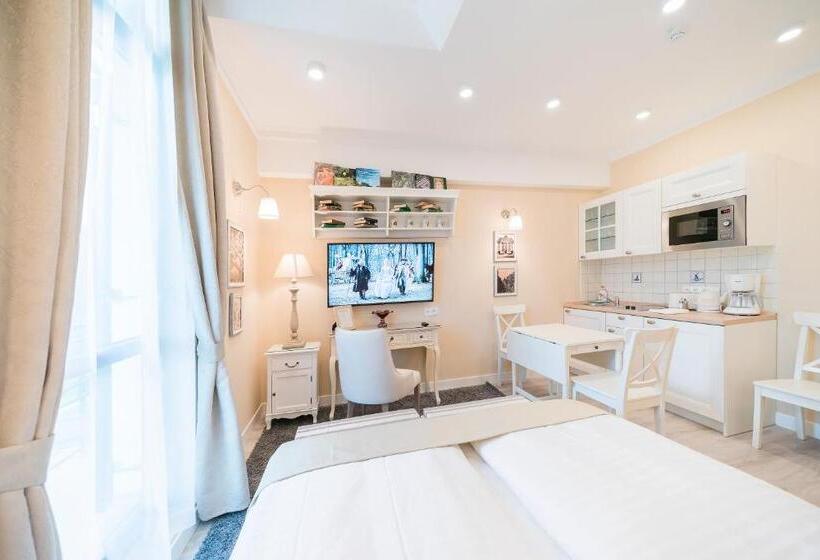 スタンダードスタジオ, Revelton Studios Františkovy Lázně