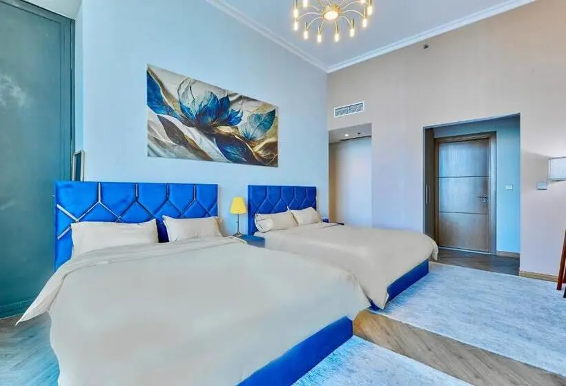 اتاق استاندارد چهارنفره با بالکن, Room In An 4br High Rise With Burj Khalifa And Fountain Views