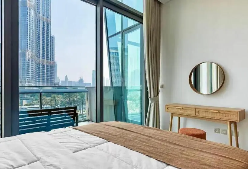 اتاق لوکس, Room In An 4br High Rise With Burj Khalifa And Fountain Views