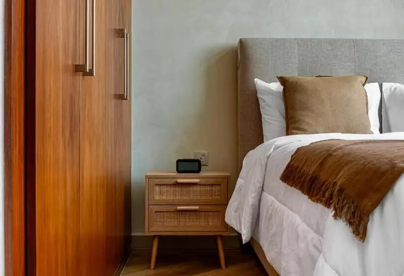 اتاق لوکس, Room In An 4br High Rise With Burj Khalifa And Fountain Views