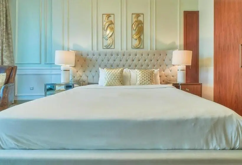 آپارتمان 2 خوابه با بالکن, Room In An 4br High Rise With Burj Khalifa And Fountain Views
