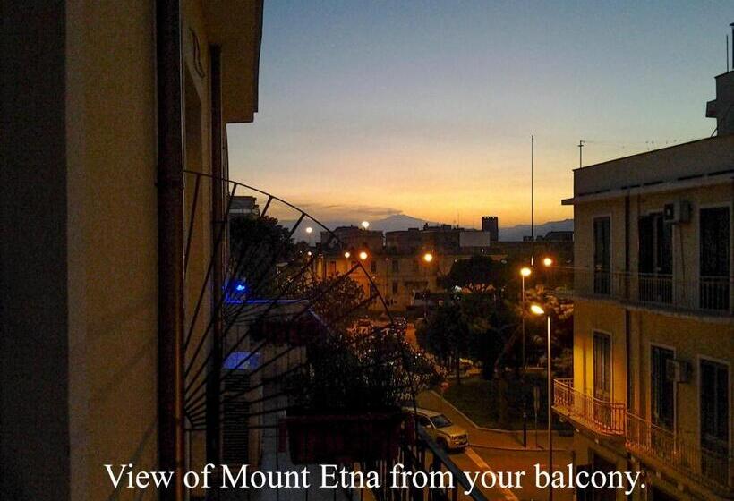 Camera Tripla Standard, Abacus